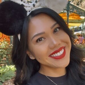 Meet your Posher, Christina